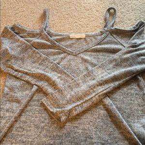 cut out gray long sleeve XS